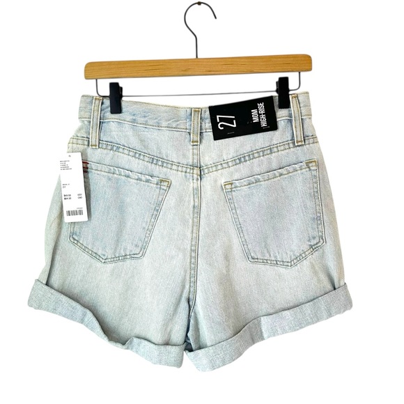 Urban Outfitters BDG Mom High Rise‎ Denim Short Light Wash Size 27 NWT - Picture 2 of 5